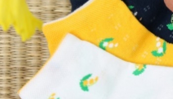 Des chaussettes à motif muguet pour enfant